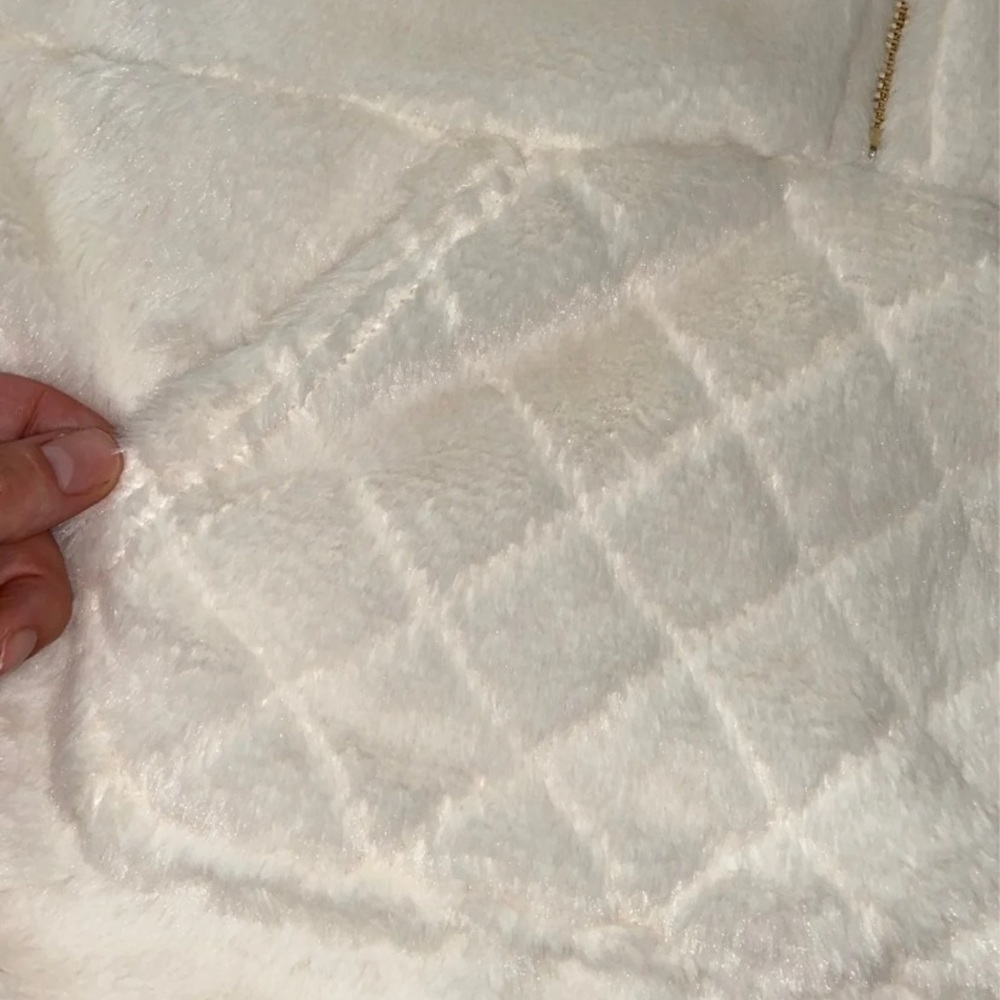 fuzzy jacket - Picture 3 of 5